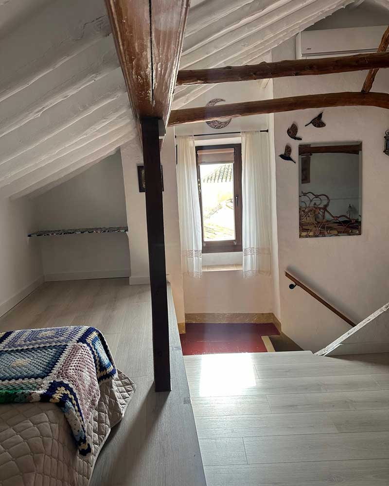 The Attic Room - CASABELLA