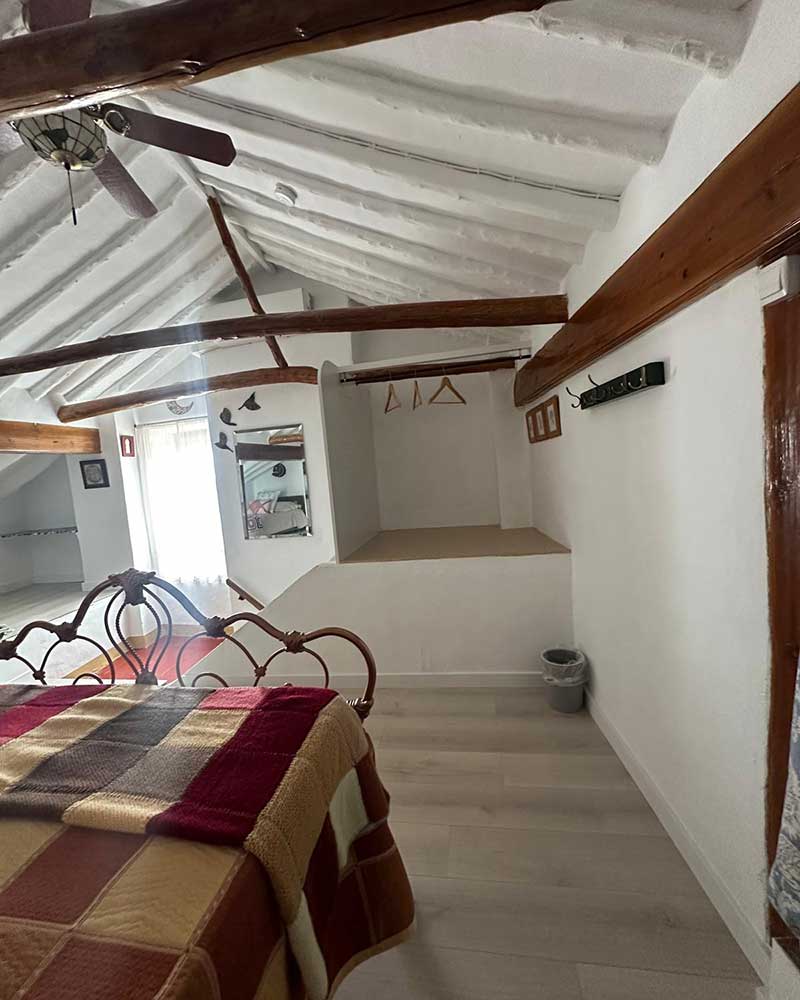 The Attic Room - CASABELLA